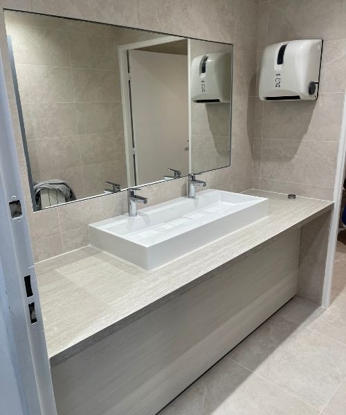 Rénovation intérieure avec plomberie, carrelage et peinture à Bagnolet